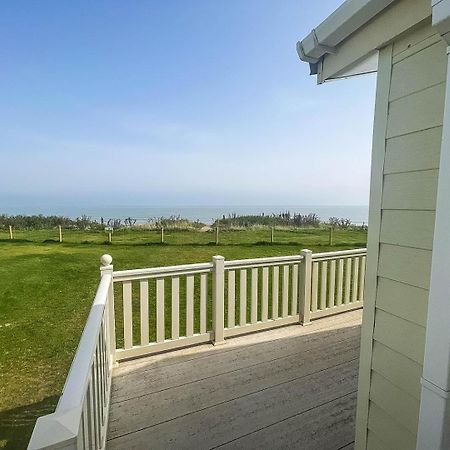 Stunning 6 Berth Lodge With Sea Views For Hire At Skipsea Sands Ref 41136Nf Barmston Exterior foto