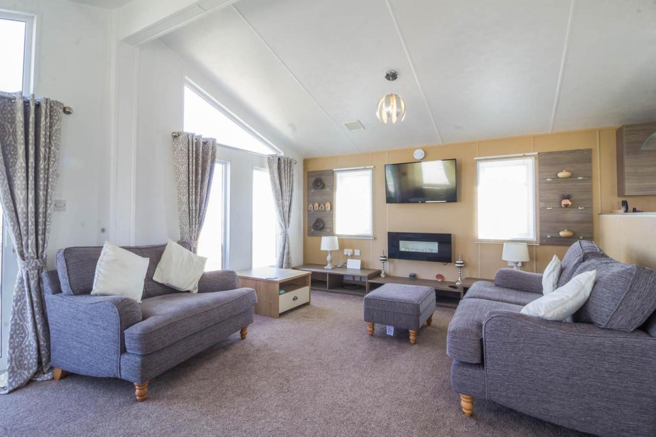 Stunning 6 Berth Lodge With Sea Views For Hire At Skipsea Sands Ref 41136Nf Barmston Exterior foto